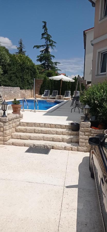 Villa Gregovica &T 2 Pula Buitenkant foto