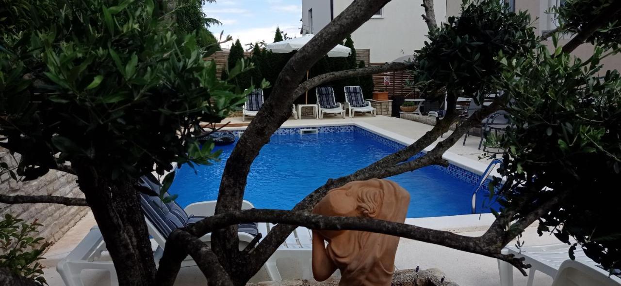 Villa Gregovica &T 2 Pula Buitenkant foto
